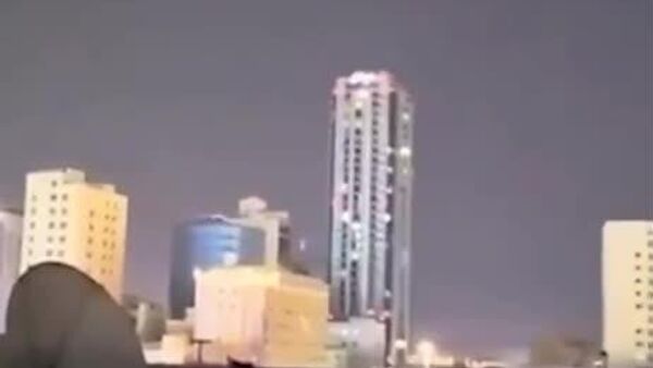 Пишут, что на видео — атака иранского дрона на здание американского Citibank в Дубае - Sputnik Молдова