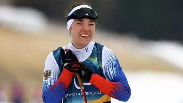 Российская лыжница Анастасия Багиян одержала победу в гонке на 20 километров с раздельным стартом и завоевала третью золотую медаль на Паралимпиаде в Италии - Sputnik Молдова