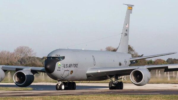 Три самолета Boeing KC-135 Stratotanker прибыли в Румынию в воскресенье вечером, это первая часть военных сил США, размещение которых на румынской территории было одобрено Бухарестом - Sputnik Молдова
