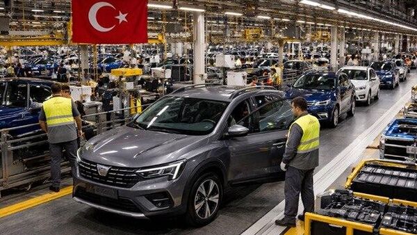 Автомобильный завод Dacia в Румынии сократит 1200 рабочих мест из-за переноса производства нескольких моделей в Турцию и Словению - Sputnik Молдова