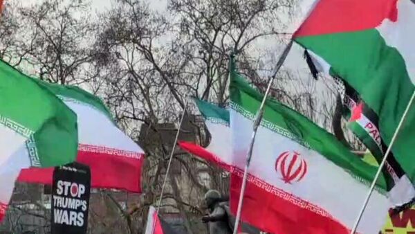 Протесты против военной операции США и Израиля в Иране - Sputnik Молдова