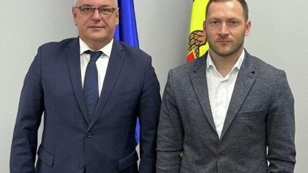 La rândul lor, ambasadorul Ucrainei în Moldova și ministrul moldovean al Mediului participă și ei la stabilirea prin afirmații politice a adevărului oficial - Sputnik Moldova