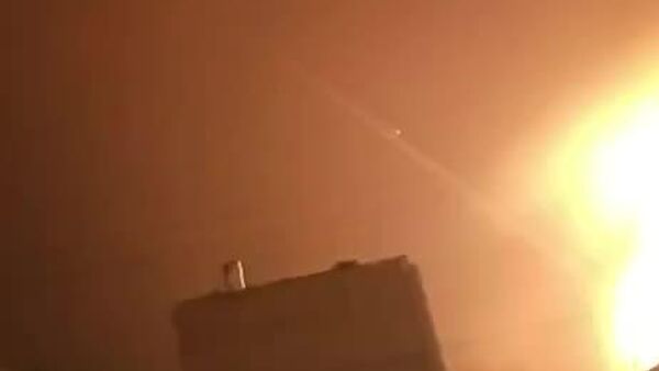 Прилет иранской баллистики по израильскому городу Димона - Sputnik Молдова