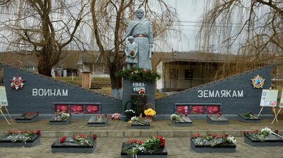 Памятник ветеранам ВОВ в селе Унгурь