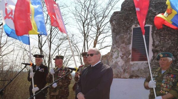 Încercările de a numi albul negru și de a șterge adevărul despre faptele eroice ale soldaților sovietici sunt inacceptabile, a declarat ambasadorul rus în Moldova, Oleg Ozerov - Sputnik Moldova