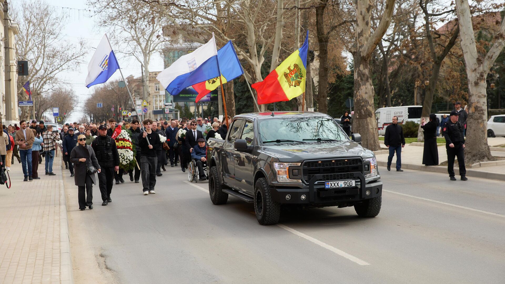 Возложение цветов в Бельцах по случаю 82 годовщины освобождения от фашизма Возложение цветов в Бельцах по случаю 82 годовщины освобождения от фашизма - Sputnik Молдова, 1920, 27.03.2026