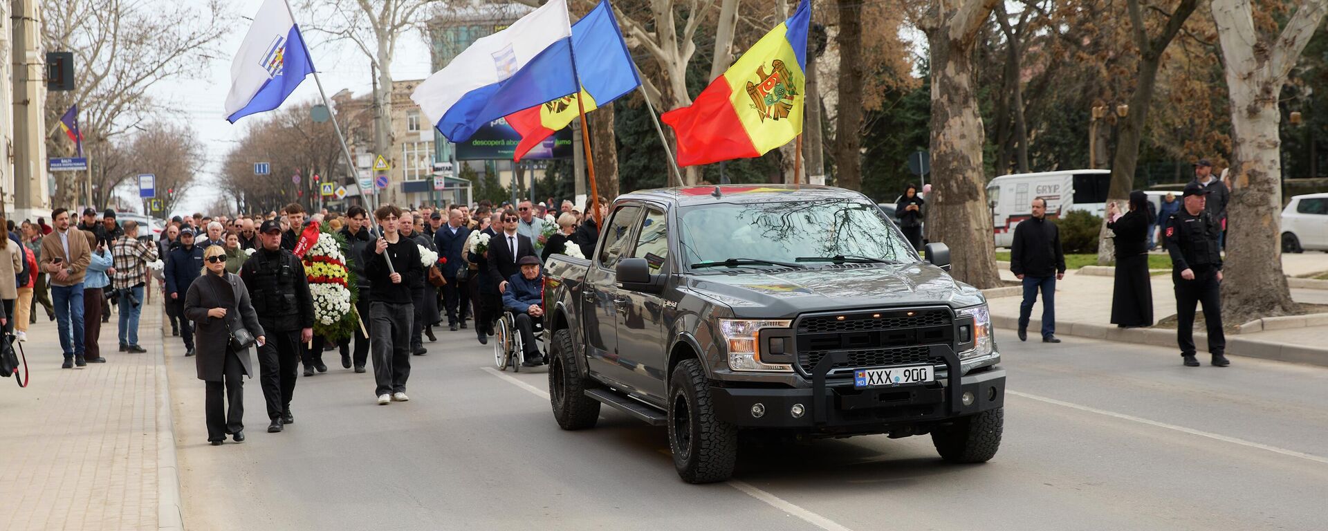 Возложение цветов в Бельцах по случаю 82 годовщины освобождения от фашизма - Sputnik Молдова, 1920, 27.03.2026