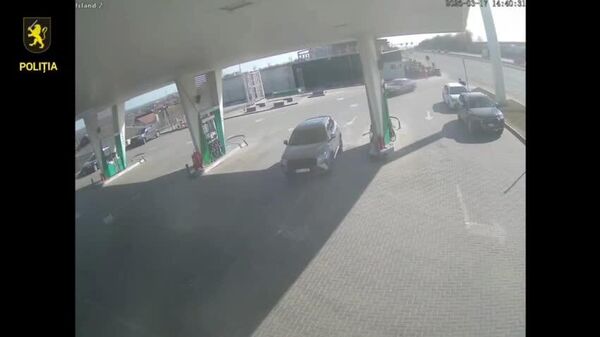 Ofițerii Direcției investigații “Centru” și cei de urmărire penală ai INI , în comun cu procurorii PCCOCS, au reținut doi suspecți – un tânăr de 21 de ani și concubina sa de 20 de ani, implicați în comercializarea drogurilor prin Telegram - Sputnik Moldova