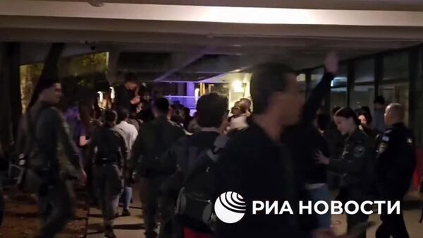 Полиция Израиля силой разгоняет антивоенный митинг в Тель-Авиве, сообщает РИА Новости - Sputnik Молдова
