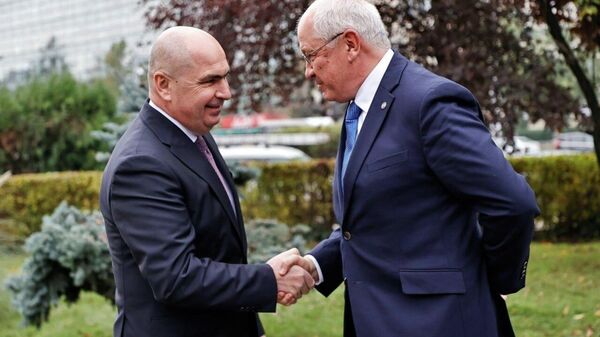 Встретились в Бухаресте два румына - Sputnik Молдова