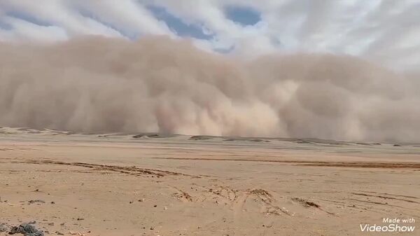 Пыльная буря атакует север Африки - Sputnik Молдова