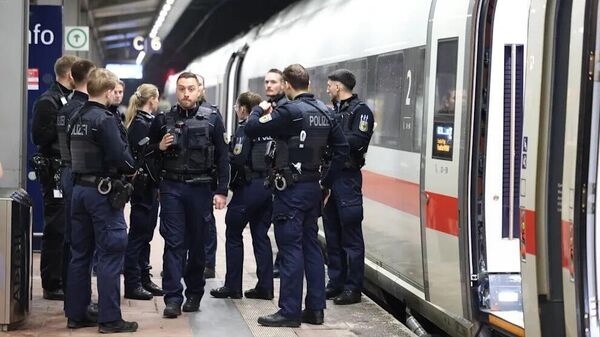 12 persoane au fost rănite în urma exploziei unei grenade airsoft într-un vagon de tren în Germania - Sputnik Moldova