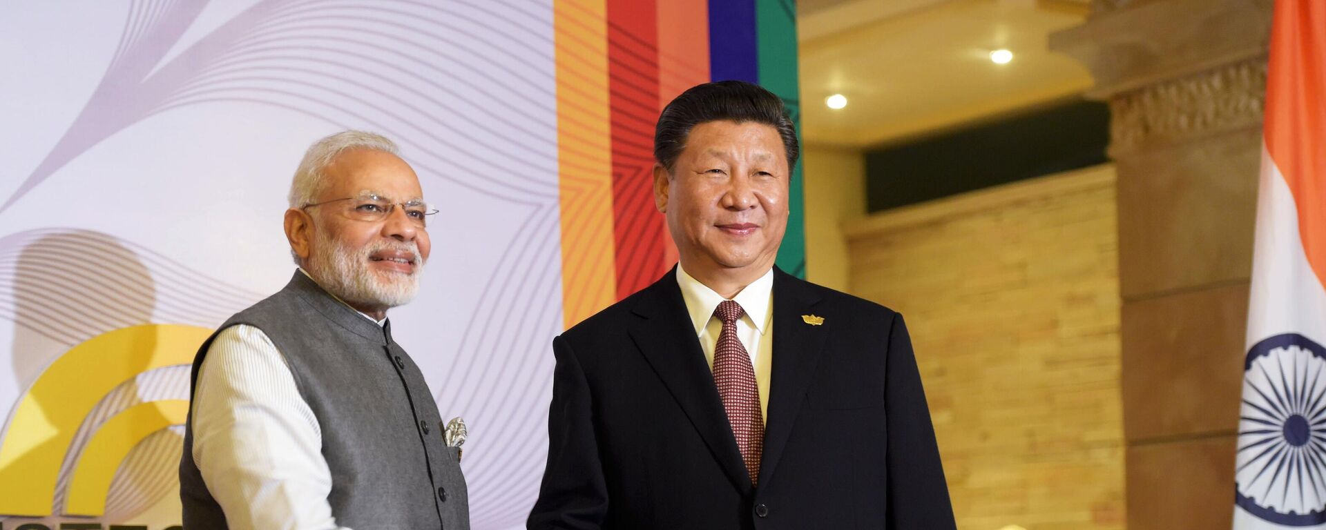 Нарендра Моди и Си Цзиньпин - Sputnik Молдова, 1920, 03.04.2026