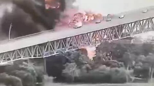 Explozia unei cisterne de combustibil în Panama a fost surprinsă de camere video - Sputnik Moldova