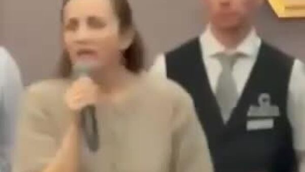 Maia Sandu s-a dus la moldovenii din Irlanda să își consolideze acolo bazinul electoral privilegiat, dar a fost luată la rost de o moldoveancă pentru cazurile femeilor abuzate și copiilor care trăiesc în condiții mizerabile în Moldova de care Sandu si PAS se ocupă de peste 5 ani - Sputnik Moldova