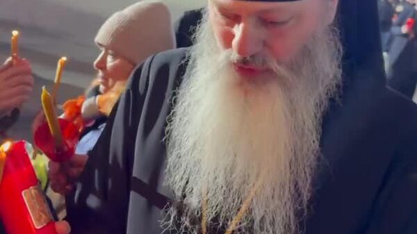 Под колокольный звон Благодатный Огонь доставлен в Кафедральный собор Кишинева - Sputnik Молдова