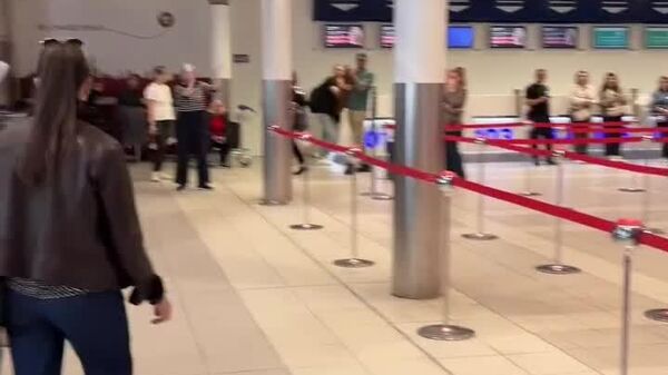 Самолет Болонья-Кишинев компании FlyOne опаздывает на 28 часов - Sputnik Молдова