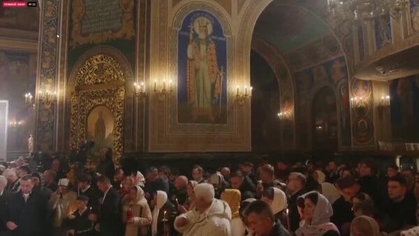 В кафедральном соборе Рождества Христова в Кишиневе продолжается пасхальная литургия - Sputnik Молдова