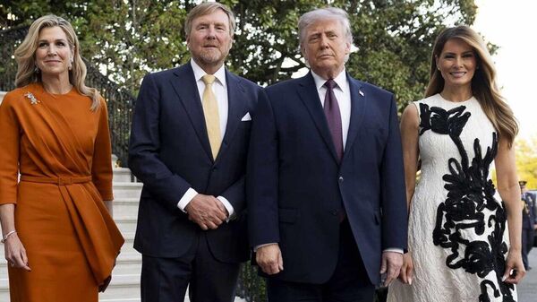 În cadrul unei cine private la Casa Albă, Trump le-a spus regelui și reginei Olandei că dorește să pună capăt rapid conflictului cu Iranul, afirmând că singura modalitate de a readuce Teheranul la masa negocierilor este „intensificarea presiunii” - WSJ - Sputnik Moldova