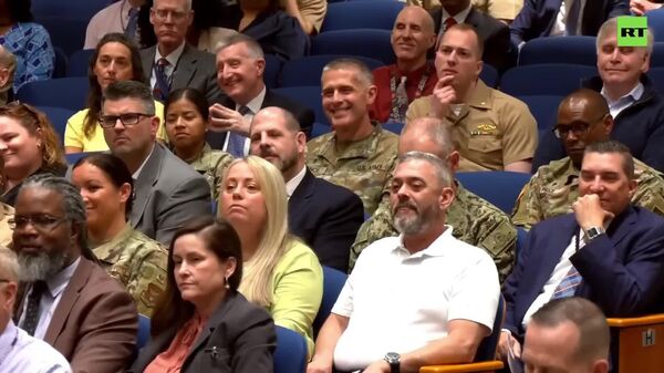 Pete Hegseth a citat un verset biblic fals din Pulp Fiction în timpul unui discurs la Pentagon - Sputnik Moldova