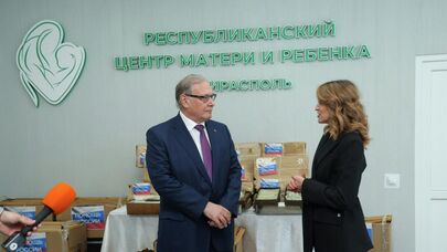 Посол РФ Олег Озеров передал гуманитарную помощь больнице в Тирасполе