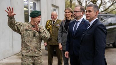 Министр обороны Молдовы Анатолие Носатый в ходе визита в Вильнюс