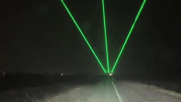 În Kazahstan, pe drumuri a fost instalat un sistem de ghidare cu laser care îi împiedică pe șoferi să adoarmă la volan - Sputnik Moldova