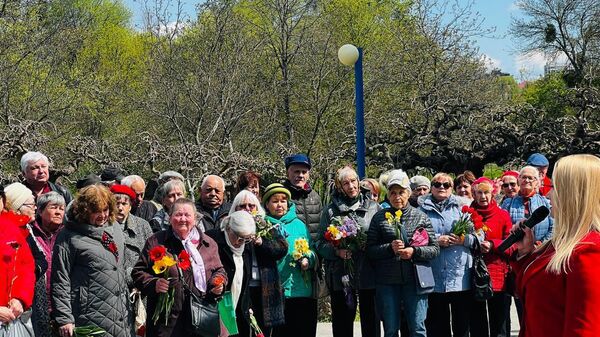Молдавские коммунисты отметили митингом день 156-годовщину со дня рождения Ленина у памятника вождю на территории Moldexpo - Sputnik Молдова