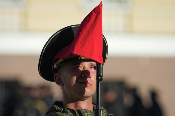 Солдат на репетиции военного парада на Дворцовой площади в Санкт-Петербурге. - Sputnik Молдова