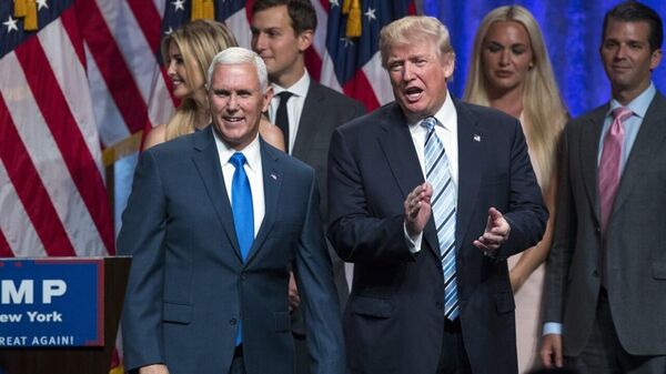 Mike Pence (care a fost vicepreședinte în administrația Donald Trump în mandatul 2017–2021) l-a criticat pe Trump pentru că se portretizează pe sine cu imagini de tip „asemănător lui Iisus”, numindu-le „ofensatoare” - Sputnik Moldova