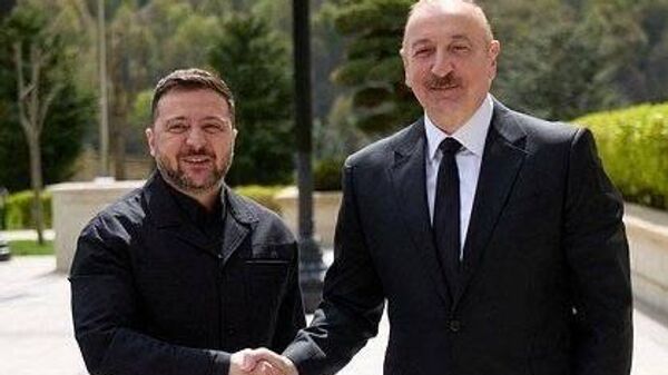 Мы готовы к трехсторонним переговорам с Россией в Азербайджане - Зеленский - Sputnik Молдова