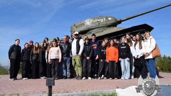 Elevii claselor a VII-a–a VIII-a din școlile nr - Sputnik Moldova