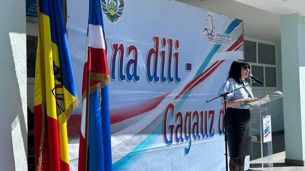 Более 500 человек пишут гагаузский диктант в этом году - Sputnik Молдова