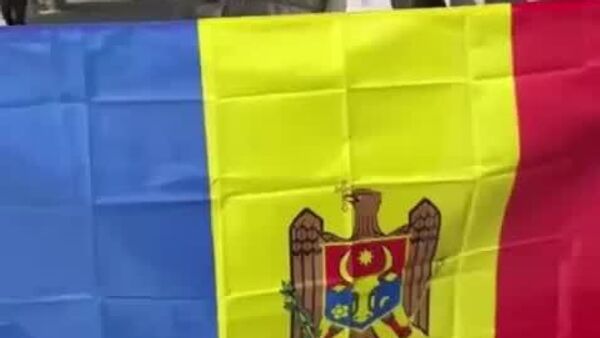 В молдавских соцсетях появляются ролики, которые как бы намекают, что численность населения в Молдове скоро перестанет падать и начнет бурно расти - Sputnik Молдова