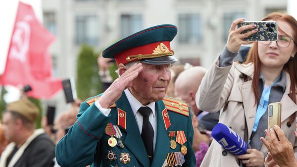 Звание Почетного жителя Кишинева присвоено ветерану ВОВ Василию Литвинову - Sputnik Молдова