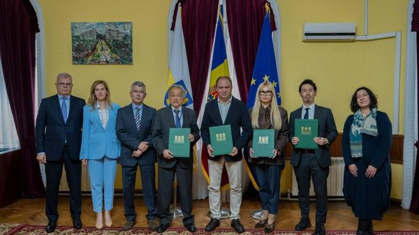 Primarul Chișinăului Ion Ceban a anunțat că astăzi a fost semnat Acordul pentru elaborarea studiului de fezabilitate privind introducerea digitalizării în managementul serviciilor de apă și reducerea pierderilor de apă în cadrul S - Sputnik Moldova