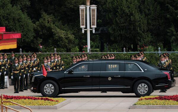 Автомобиль президента США у Дома народных собраний в Пекине. - Sputnik Молдова