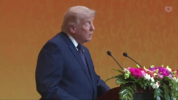 Trump l-a invitat pe Xi să viziteze Casa Albă pe 24 septembrie și a ridicat un toast pentru „legăturile bogate și durabile dintre poporul american și cel chinez” - Sputnik Moldova