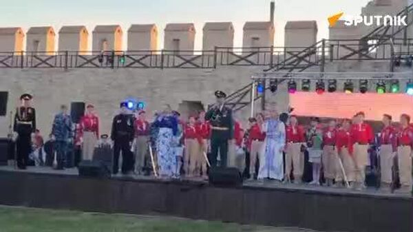 Ещё атмосферные видео с концерта к Дню Победы в Бендерской крепости в Приднестровье - Sputnik Молдова