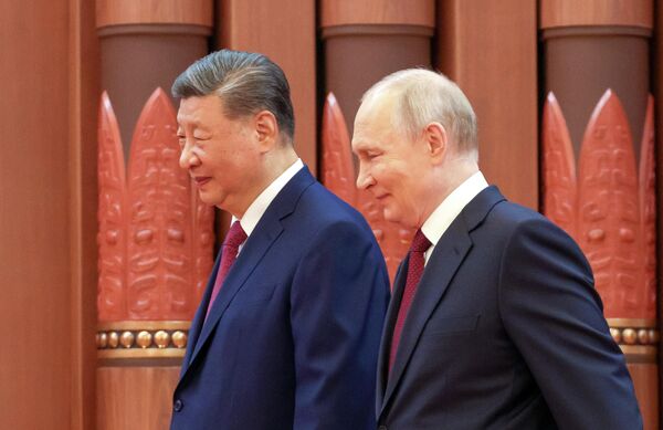Президент РФ Владимир Путин и председатель КНР Си Цзиньпин. - Sputnik Молдова