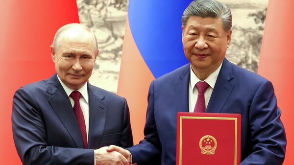 Владимир Путин и Си Цзиньпин - Sputnik Молдова