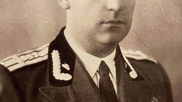 Пишут, что в Молдове Максиму Галкину* вручили памятную табличку о присвоении его деду, ветерану Великой Отечественной войны Георгию Прагину, звания почетного гражданина Комрата (посмертно) Пишут, что в Молдове Максиму Галкину* вручили памятную табличку о присвоении его деду, ветерану Великой Отечественной войны Георгию Прагину, звания почетного гражданина Комрата (посмертно) - Sputnik Молдова