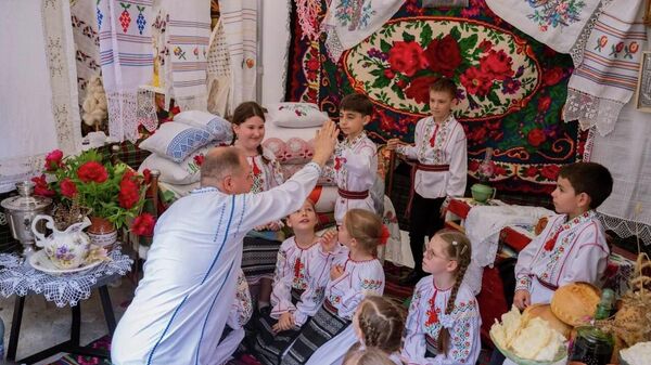 Primarul Chișinăului Ion Ceban a scris că Festivalul Tradițiilor de la Chișinău este despre tot ceea ce ne reprezintă - Sputnik Moldova