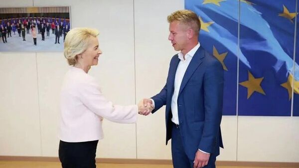 Премьер-министр Венгрии Петер Мадьяр заявил, что в четверг встретится с генеральным секретарем НАТО Марком Рютте и премьер-министром Бельгии Бартом Де Вевером, а в пятницу - с председателем Еврокомиссии Урсулой фон дер Ляйен, переговоры будут посвящены возвращению замороженных миллиардов евро из фондов ЕС в Венгрию - Sputnik Молдова