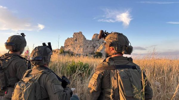 Forțele israeliene au ocupat astăzi Castelul Beaufort din sudul Liban — pentru prima dată de la retragerea completă a Israelului din mai 2000, în urmă cu 26 de ani Forțele israeliene au ocupat astăzi Castelul Beaufort din sudul Liban — pentru prima dată de la retragerea completă a Israelului din mai 2000, în urmă cu 26 de ani - Sputnik Moldova