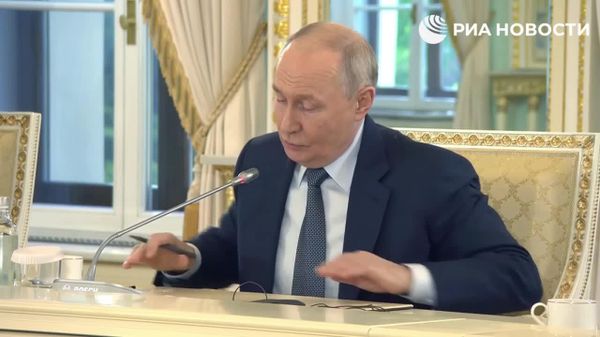 Rusia și China vor prezenta în curând noi acorduri în domeniul energetic, a anunțat Putin - Sputnik Moldova