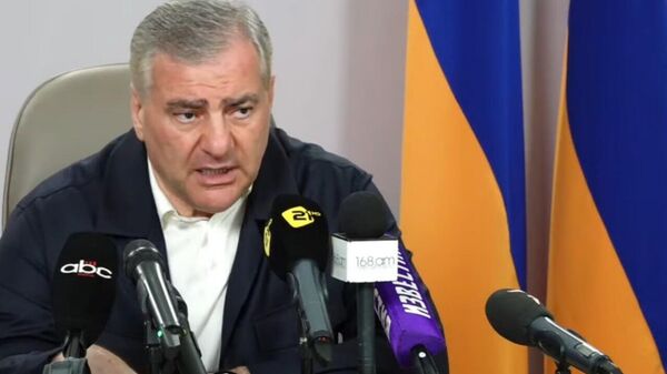 Самвел Карапетян заявил, что за последний месяц арестованы около 75 членов его команды и более 700 человек задержаны - Sputnik Молдова