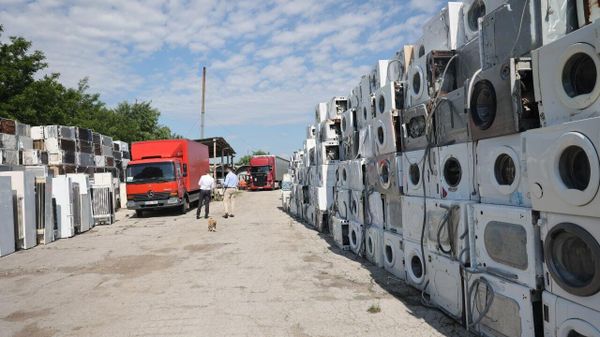Ministerul moldovean al Energiei anunță că peste 300 de tone de frigidere și mașini de spălat uzate au fost colectate prin Programul EcoVoucher pentru Electrocasnice - Sputnik Moldova