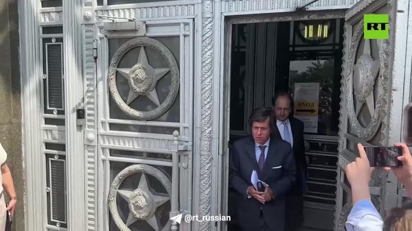 Întâlnirea dintre ambasadorii Marii Britanii, Germaniei și Franței cu ministrul adjunct de Externe al Rusiei, Mihail Galuzin, a fost apreciată drept una bună de către ambasadorul francez, Nicolas de Riviere - Sputnik Moldova