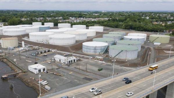 Минэнерго США предложило выделить до 40 млн баррелей сырой нефти из стратегического нефтяного резерва, — Reuters - Sputnik Молдова